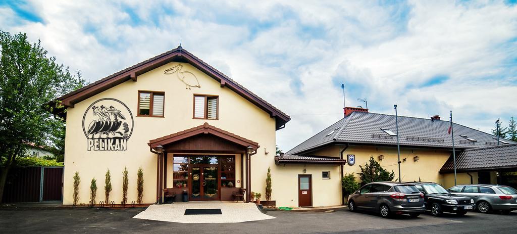 Pelikan Aleksandrów Łódzki Eksteriør billede